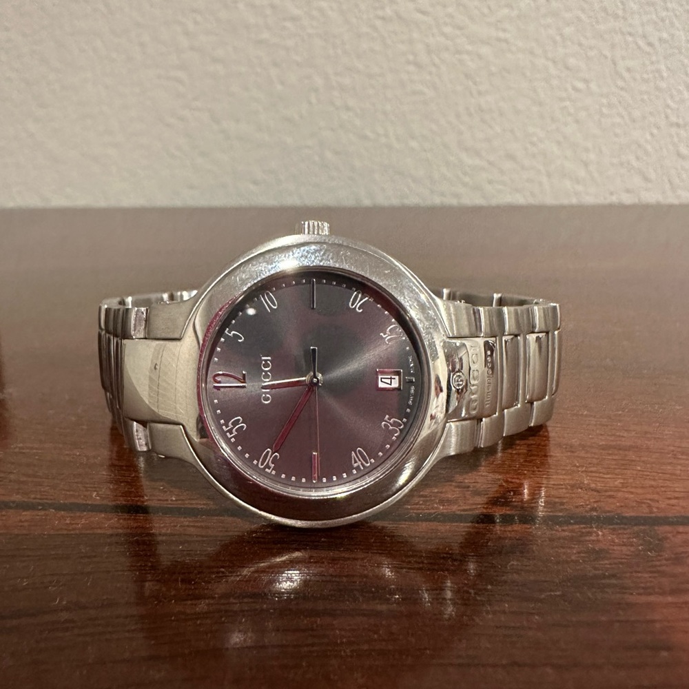 Authentic Men’s Gucci Watch 8900M
